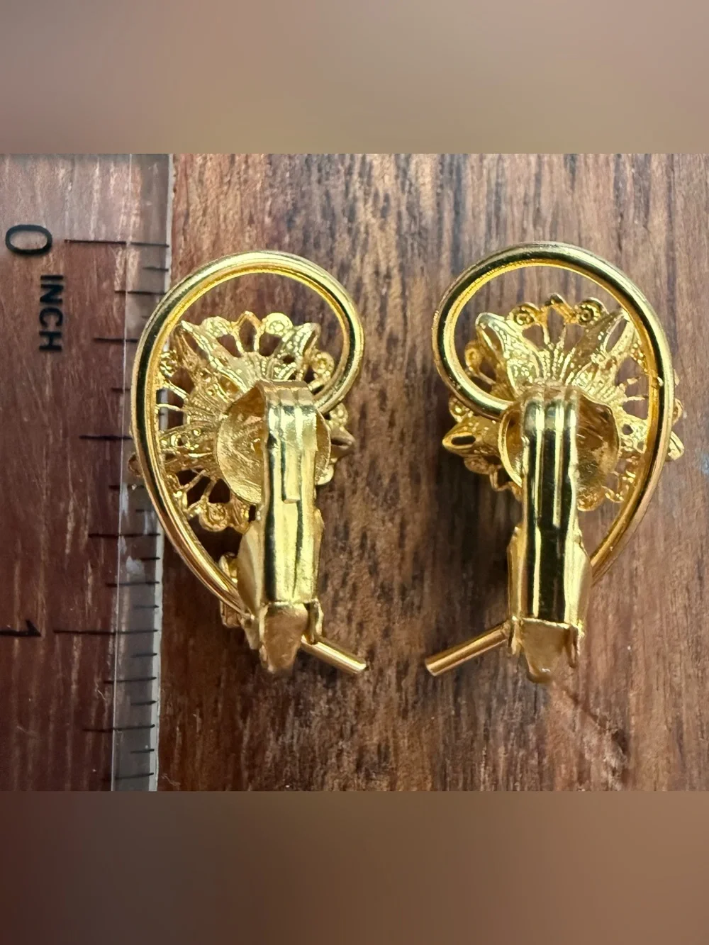 Vintage Gold Tone and Red Floral Crystal Brooch with Matching Clip Earrings